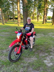 2026-06-19 Backhaus anheizen für den Backtag 019 Frank auf Bettys Motorrad